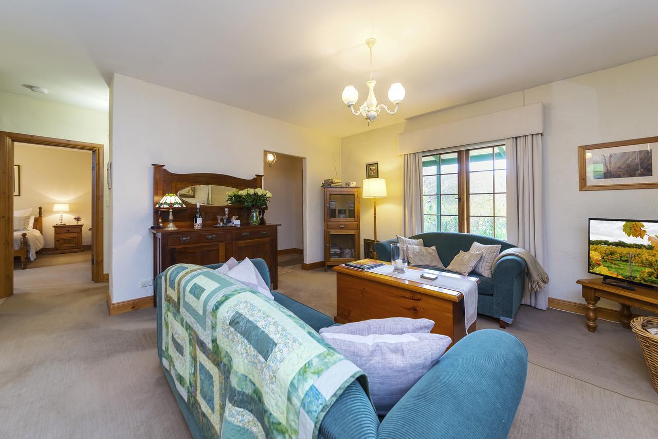 Country Pleasures Bed And Breakfast Angaston Exterior photo