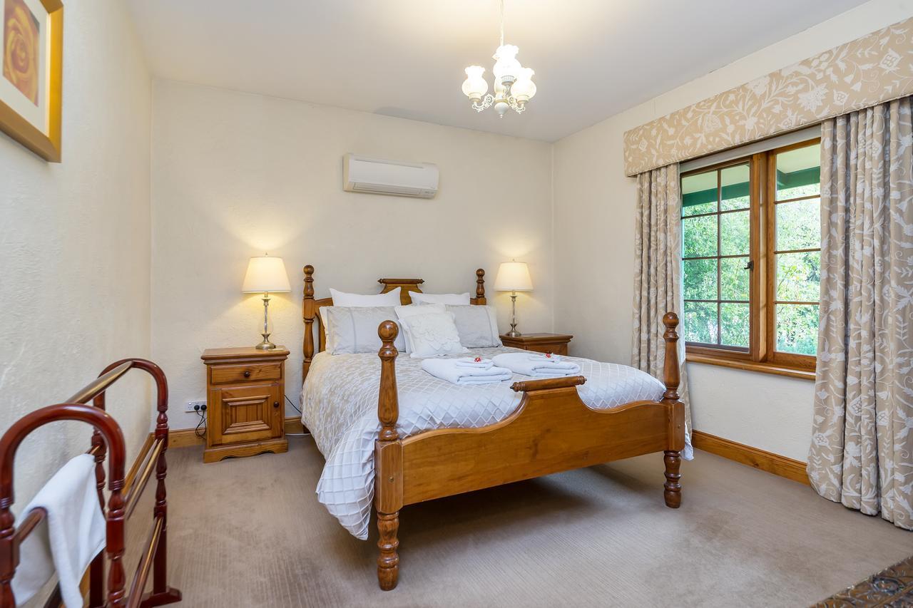Country Pleasures Bed And Breakfast Angaston Exterior photo