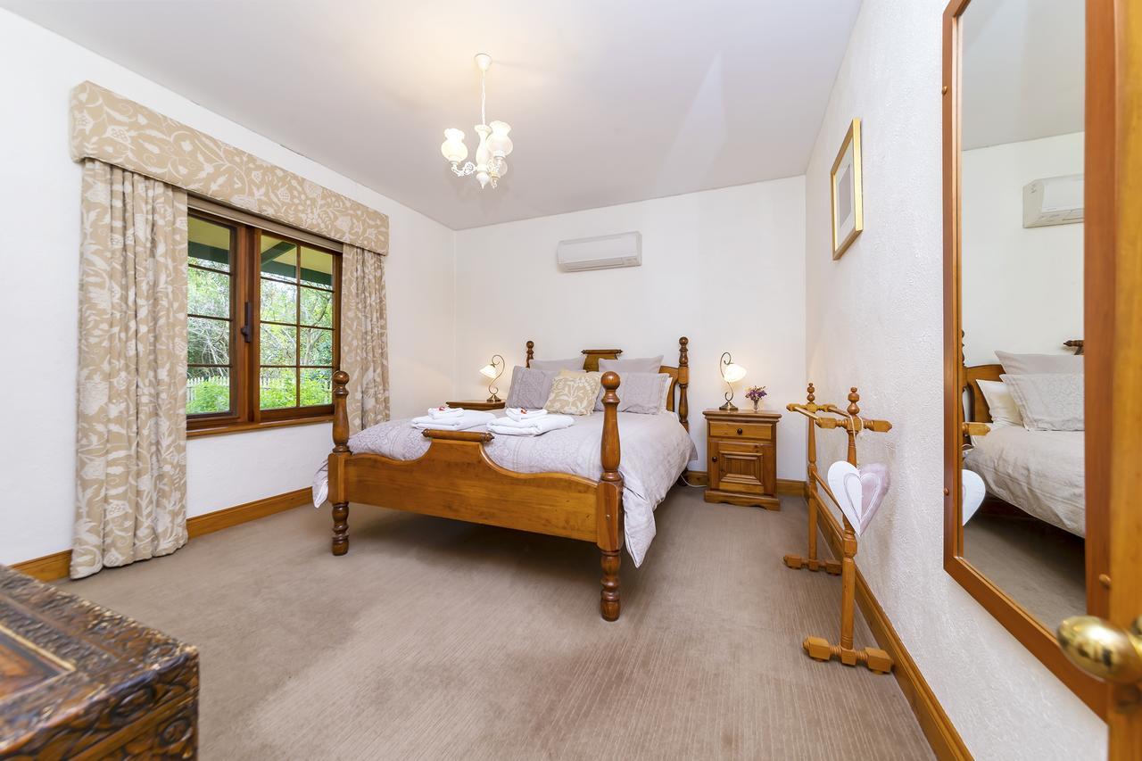 Country Pleasures Bed And Breakfast Angaston Exterior photo
