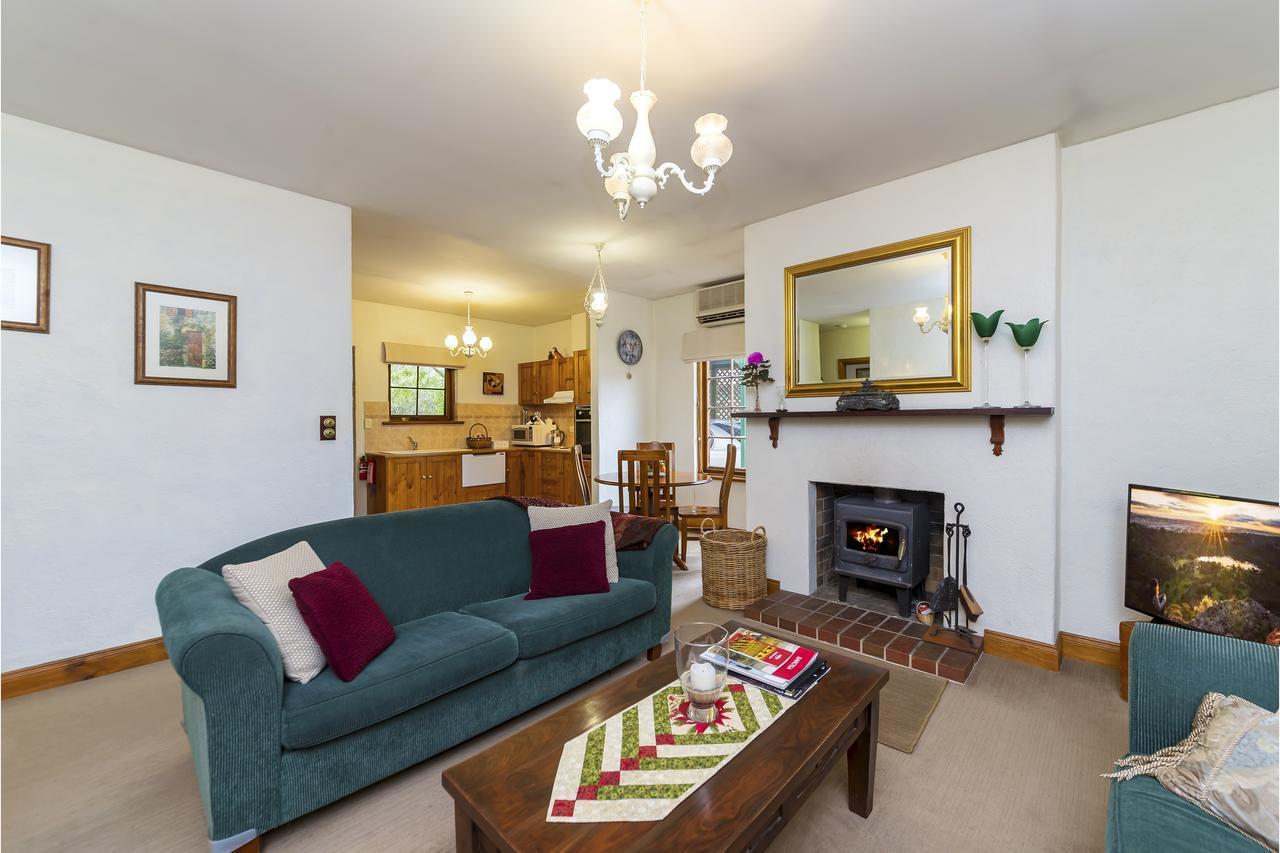 Country Pleasures Bed And Breakfast Angaston Exterior photo