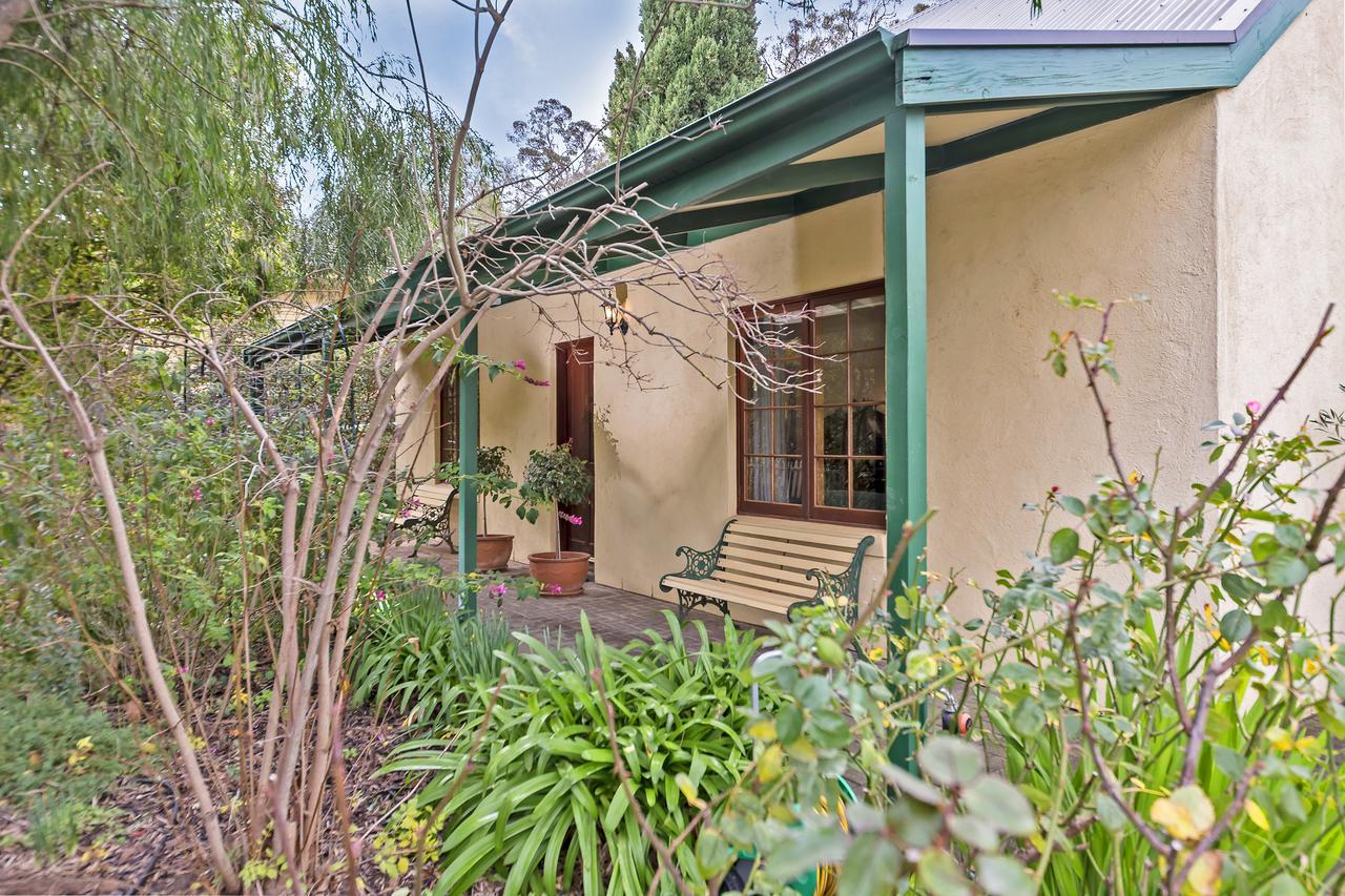 Country Pleasures Bed And Breakfast Angaston Exterior photo